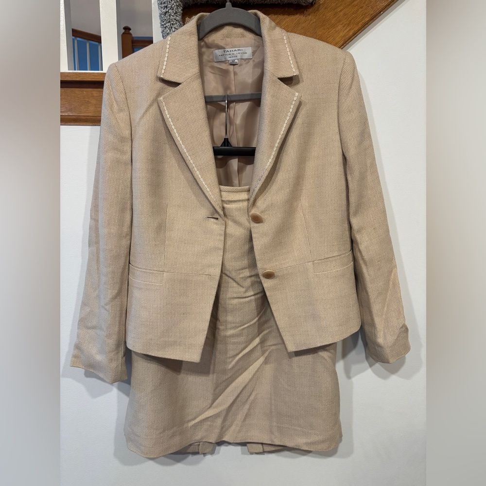 Tahari Beige Blazer and Skirt Set - Women’s 10P